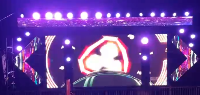 衢州银泰舞台一主多副 LED 屏bevictor伟德商业舞台视觉解决方案